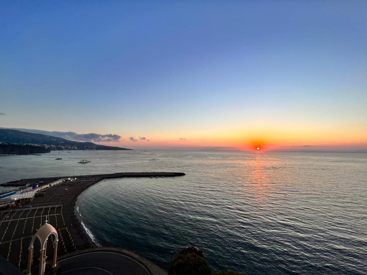 Sorrento Sunset Home Meta Exterior photo